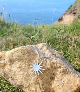 Beautiful Summer Sun Necklace - silver