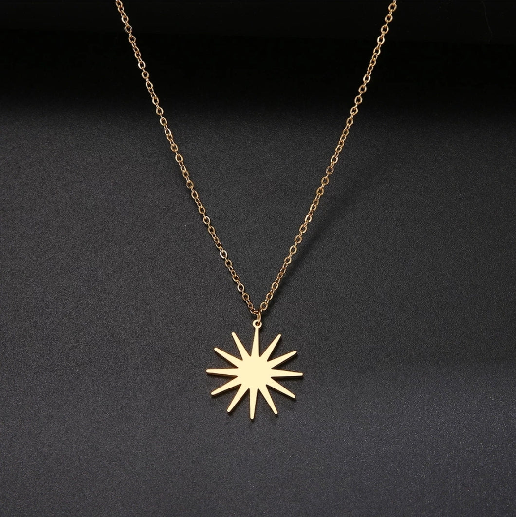 Beautiful Summer Sun Necklace - Gold