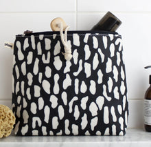 Load image into Gallery viewer, Brownstone Tall Black/White Rockpool Washbag
